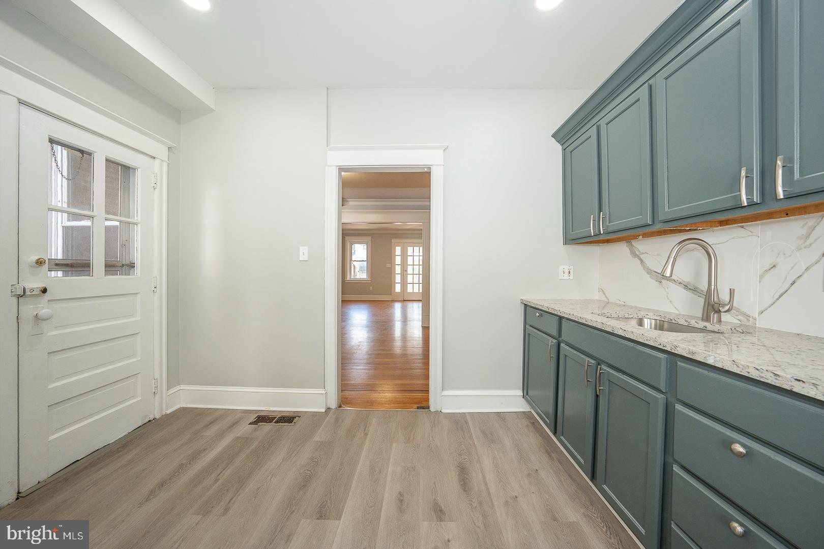 239 Avon Road Upper Darby, PA 19082 - Photo 12 of 56