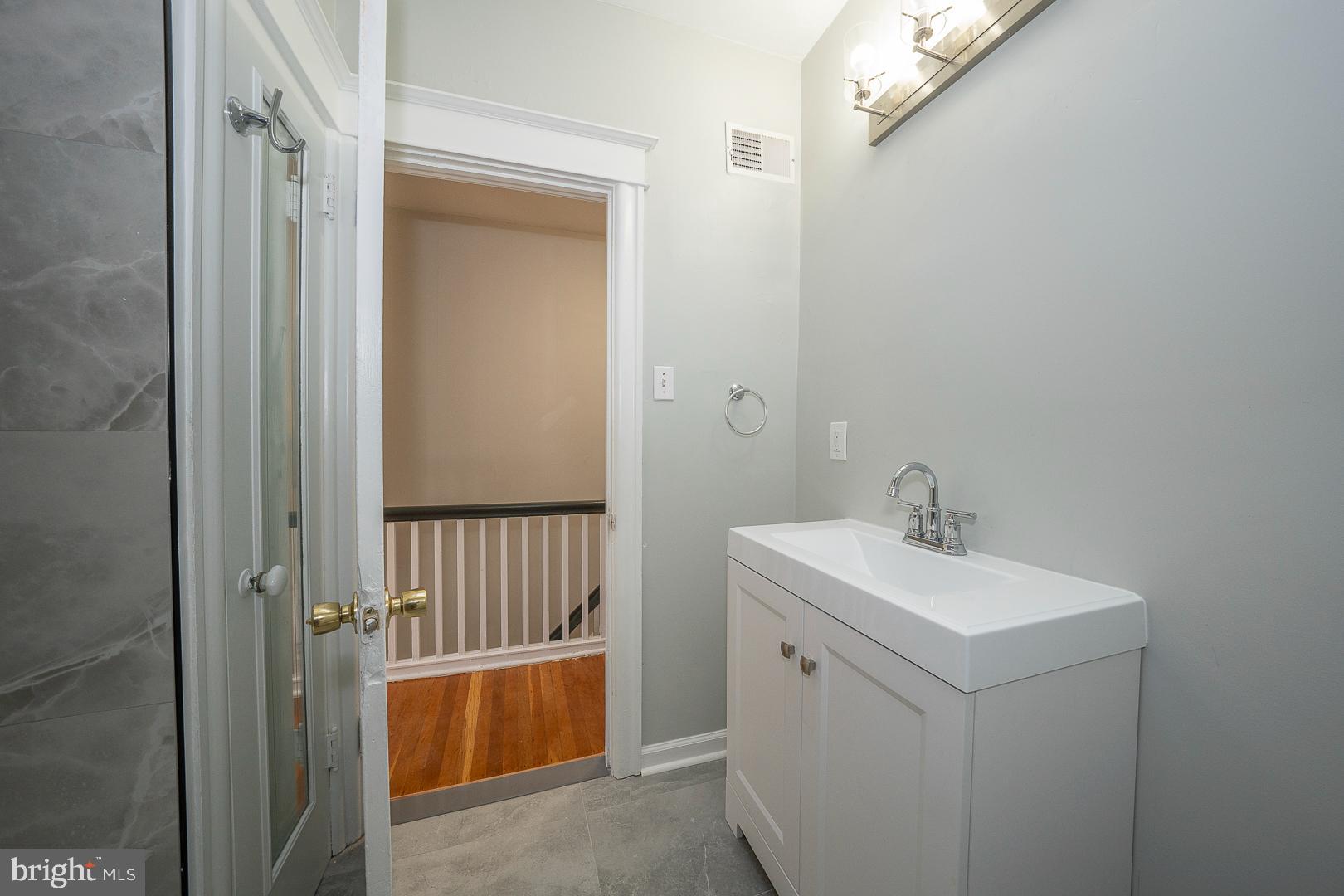 239 Avon Road Upper Darby, PA 19082 - Photo 25 of 56