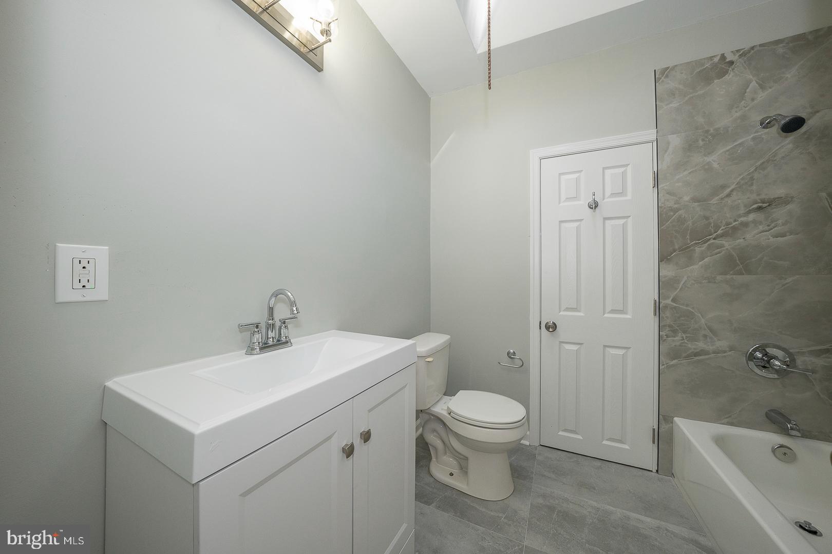 239 Avon Road Upper Darby, PA 19082 - Photo 26 of 56