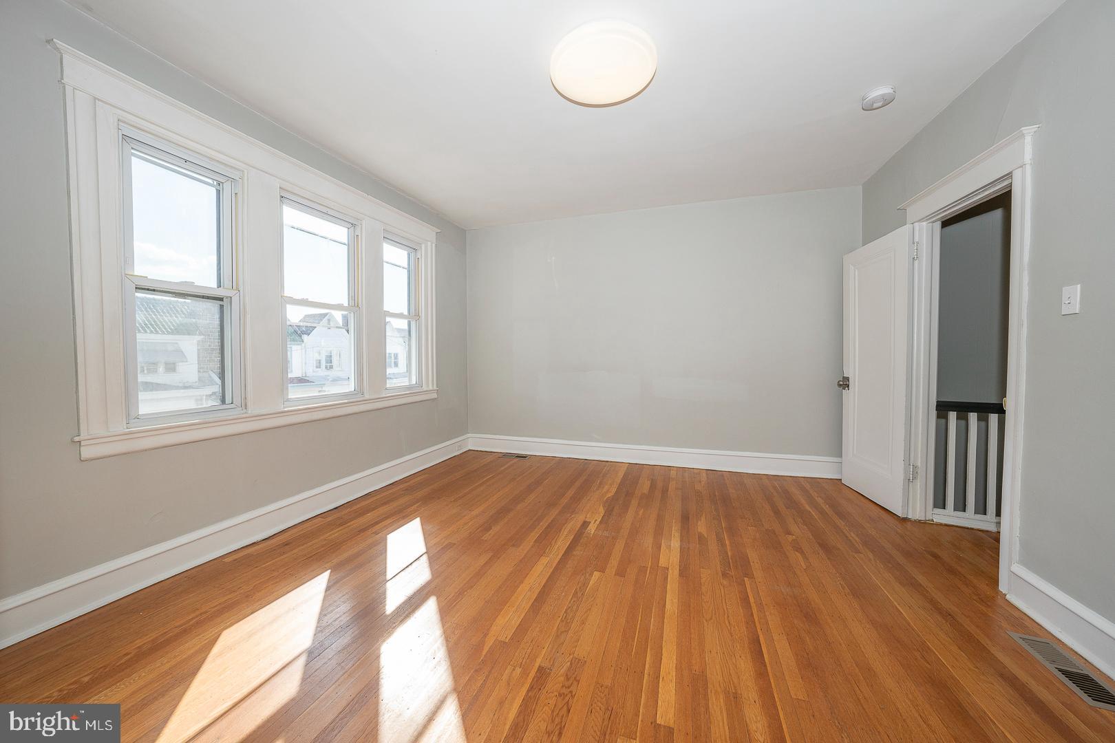 239 Avon Road Upper Darby, PA 19082 - Photo 31 of 56