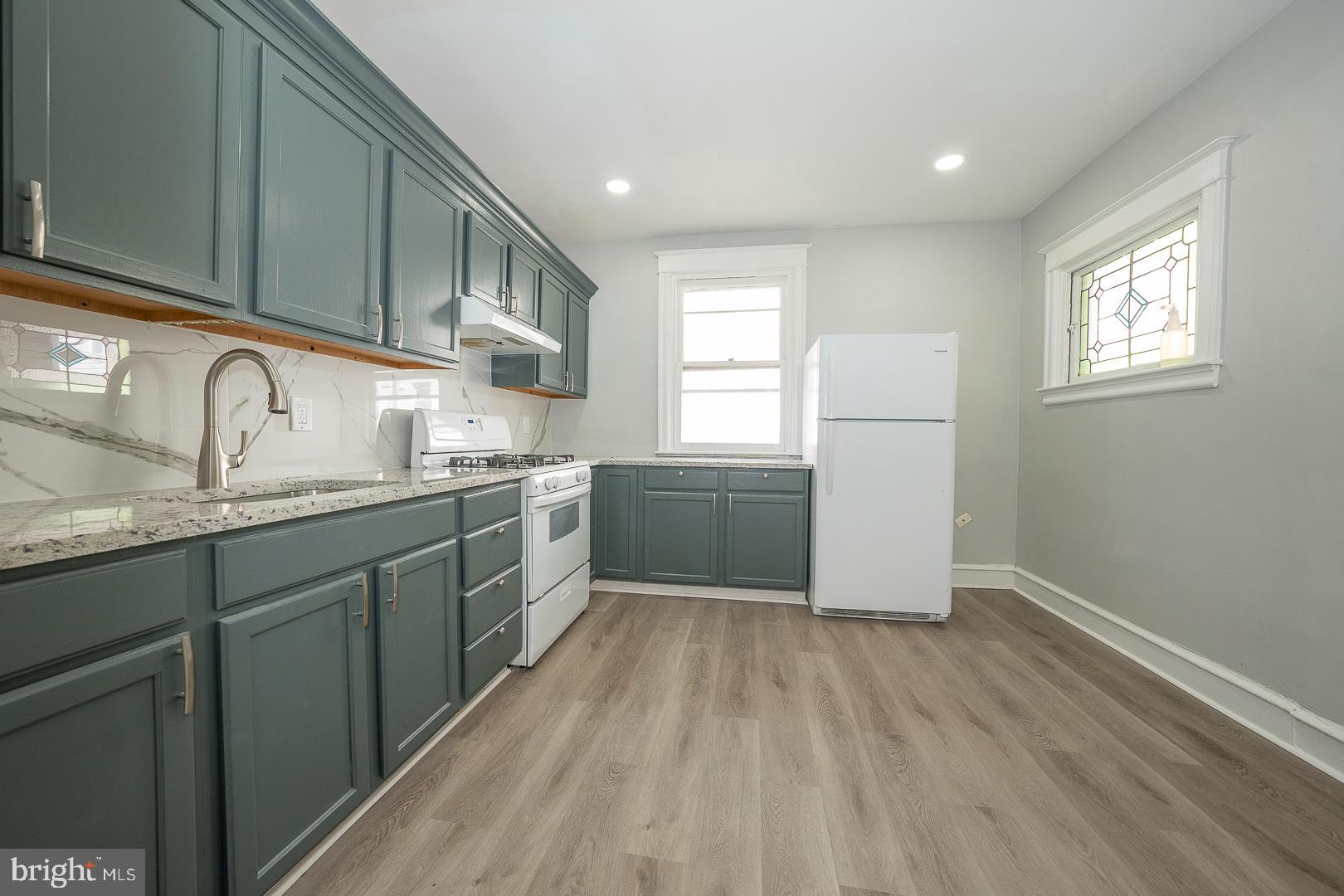 239 Avon Road Upper Darby, PA 19082 - Photo 10 of 56