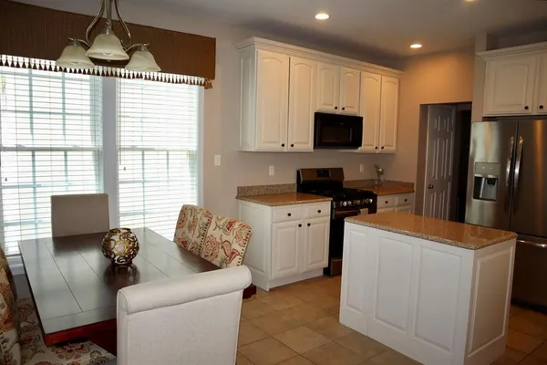 $3,800 | 154 Park Square Lane, Pittsburgh, PA 15238