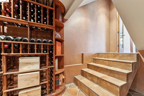 $1,899,000 | 13454 Campus Drive, Oakland, CA 94619