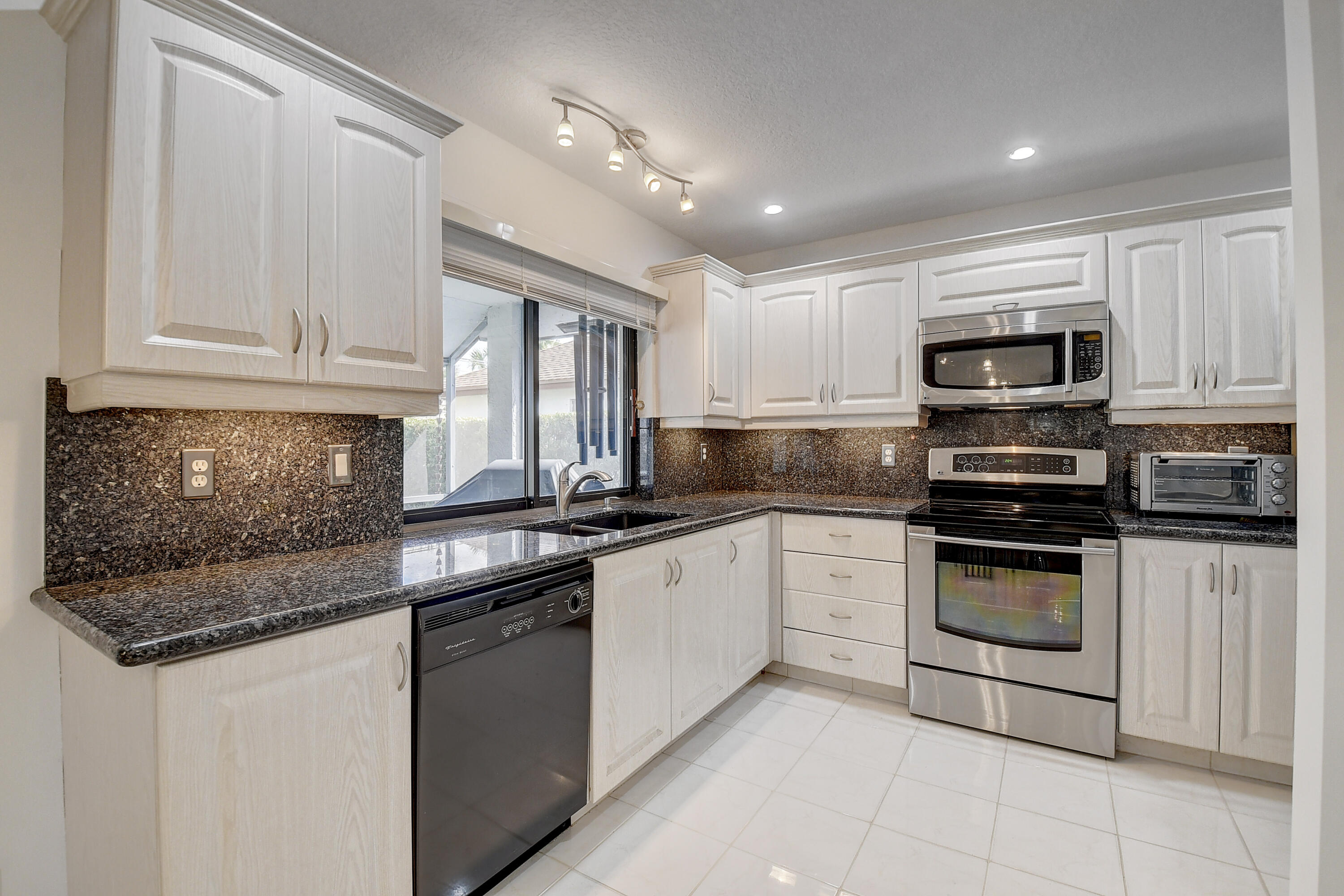 18224 181st Circle South Boca Raton, FL 33498 - Photo 3 of 44 Kitchen