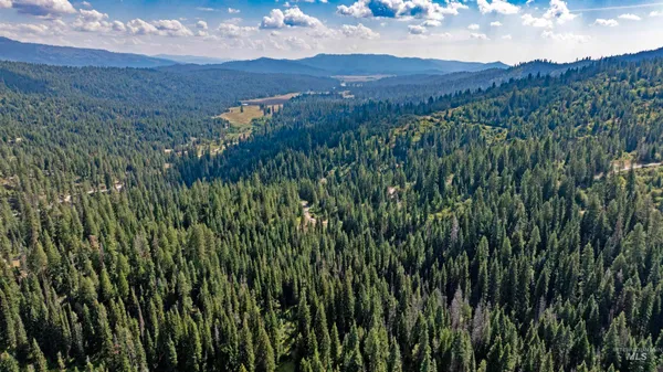 $760,000 | 2 High Valley Road, Cascade, ID 83611