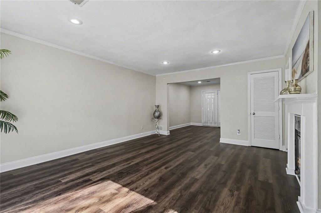 161 Holcomb Ferry Road Roswell, GA 30076 - Photo 5 of 23