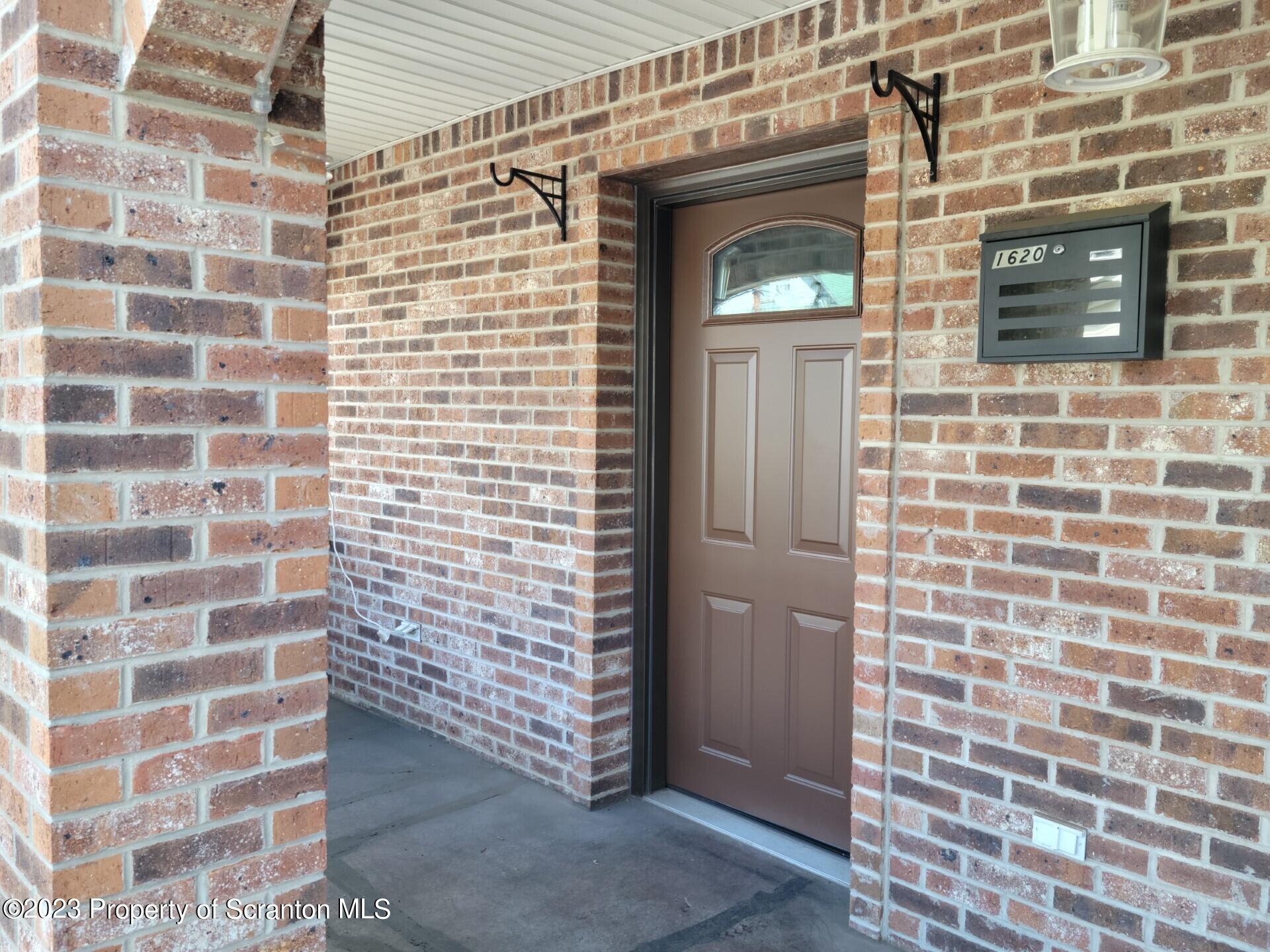 1620 Myrtle Street Scranton, PA 18510 - Photo 4 of 29