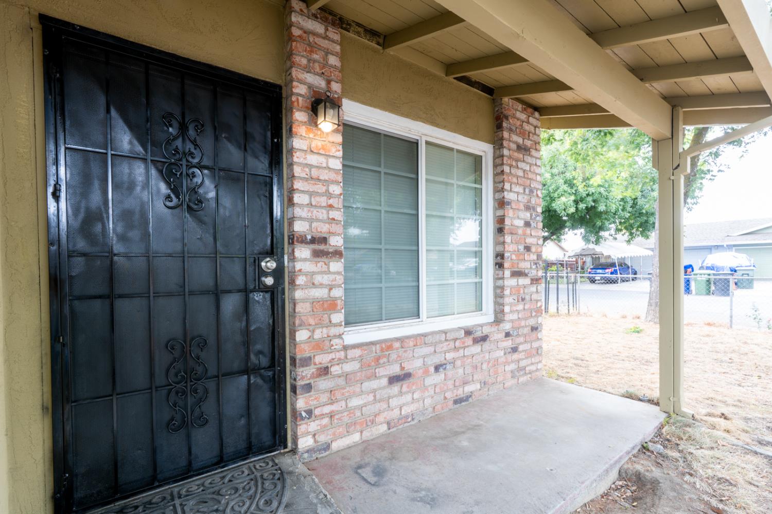200 Dorita Way Modesto, CA 95354 - Photo 5 of 37 front view of a house with a porch