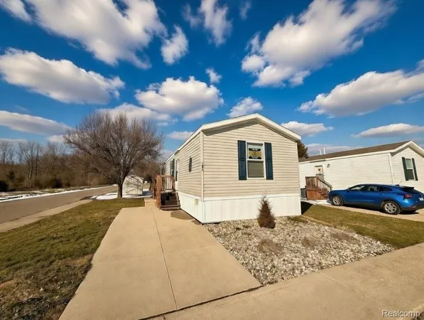 $38,900 | 186 Oak, Highland, MI 48357