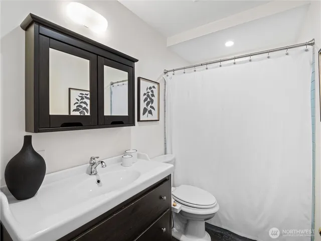 $569,950 | 11640 59th Avenue South, Seattle, WA 98178