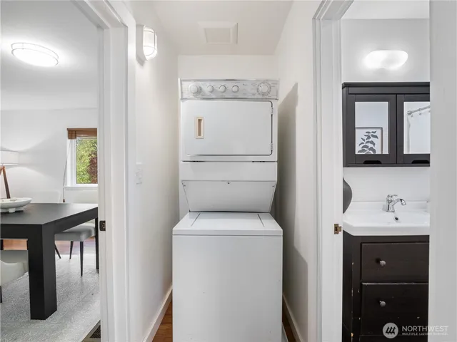 $569,950 | 11640 59th Avenue South, Seattle, WA 98178