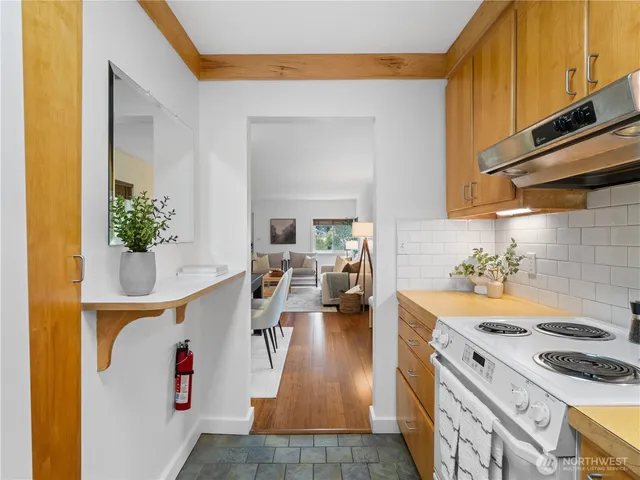 $569,950 | 11640 59th Avenue South, Seattle, WA 98178