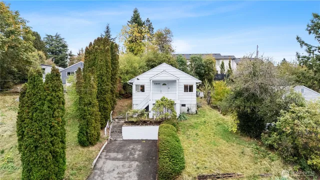 $569,950 | 11640 59th Avenue South, Seattle, WA 98178