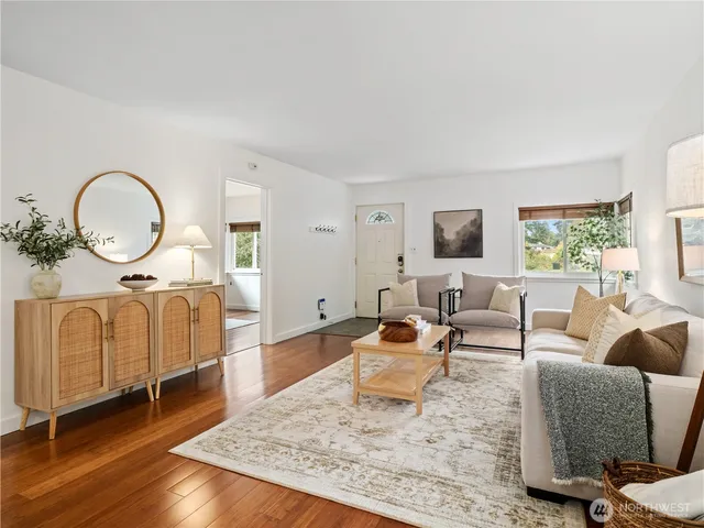 $569,950 | 11640 59th Avenue South, Seattle, WA 98178