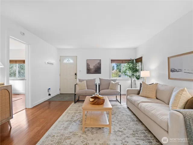 $569,950 | 11640 59th Avenue South, Seattle, WA 98178