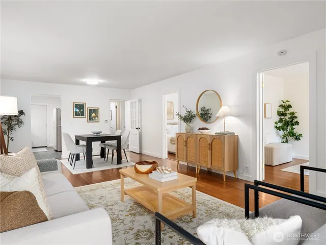 $569,950 | 11640 59th Avenue South, Seattle, WA 98178