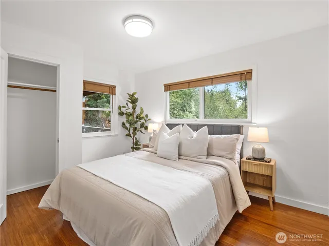 $569,950 | 11640 59th Avenue South, Seattle, WA 98178