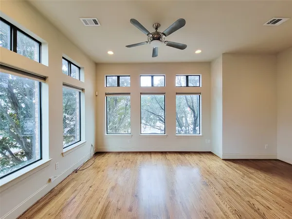 $2,900 | 1602 White Street, Houston, TX 77007