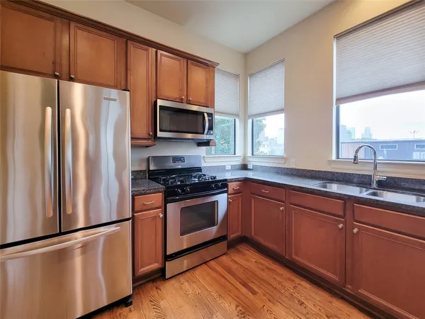 $2,900 | 1602 White Street, Houston, TX 77007