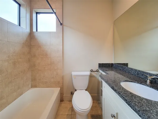 $2,900 | 1602 White Street, Houston, TX 77007