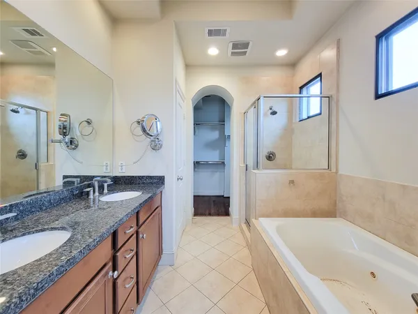 $2,900 | 1602 White Street, Houston, TX 77007