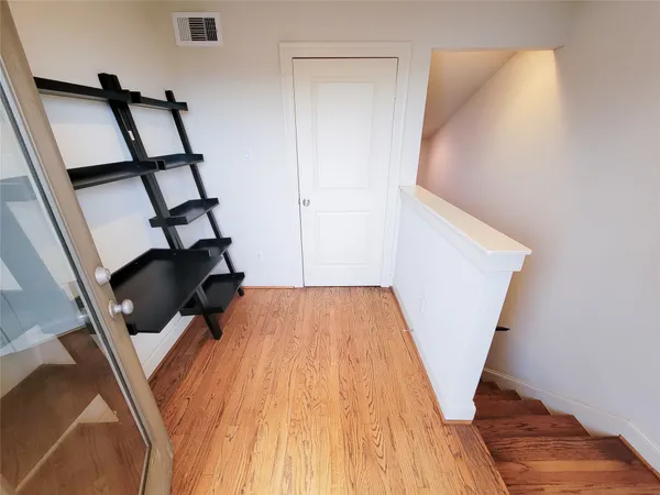 $2,900 | 1602 White Street, Houston, TX 77007