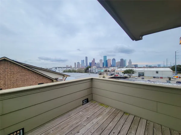 $2,900 | 1602 White Street, Houston, TX 77007