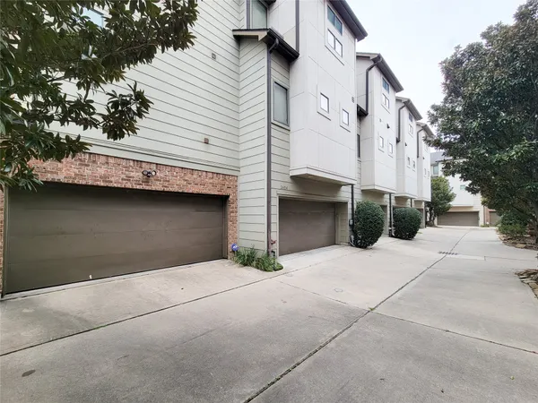 $2,900 | 1602 White Street, Houston, TX 77007