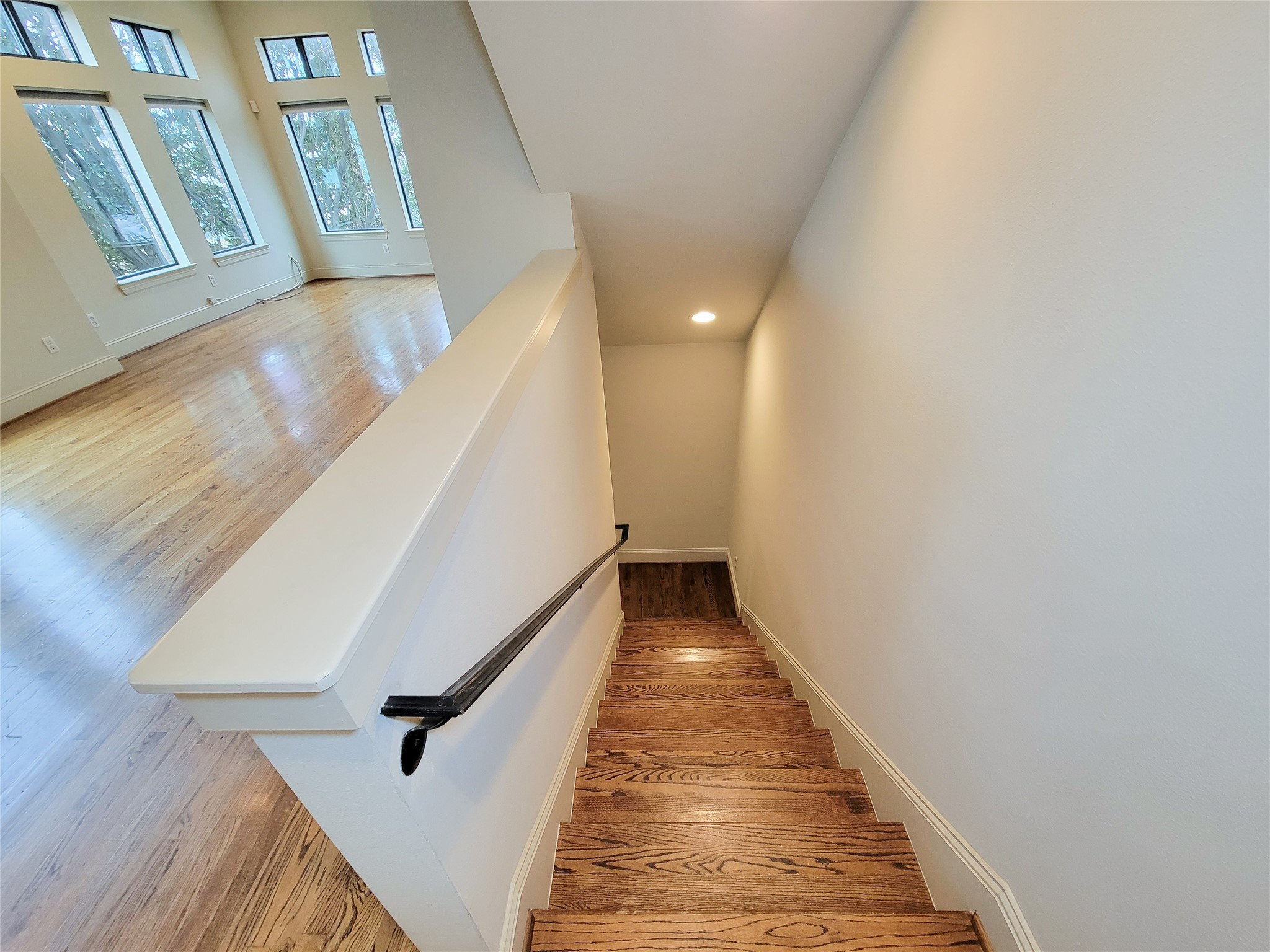 1602 White Street Houston, TX 77007 - Photo 9 of 41 a view of entryway