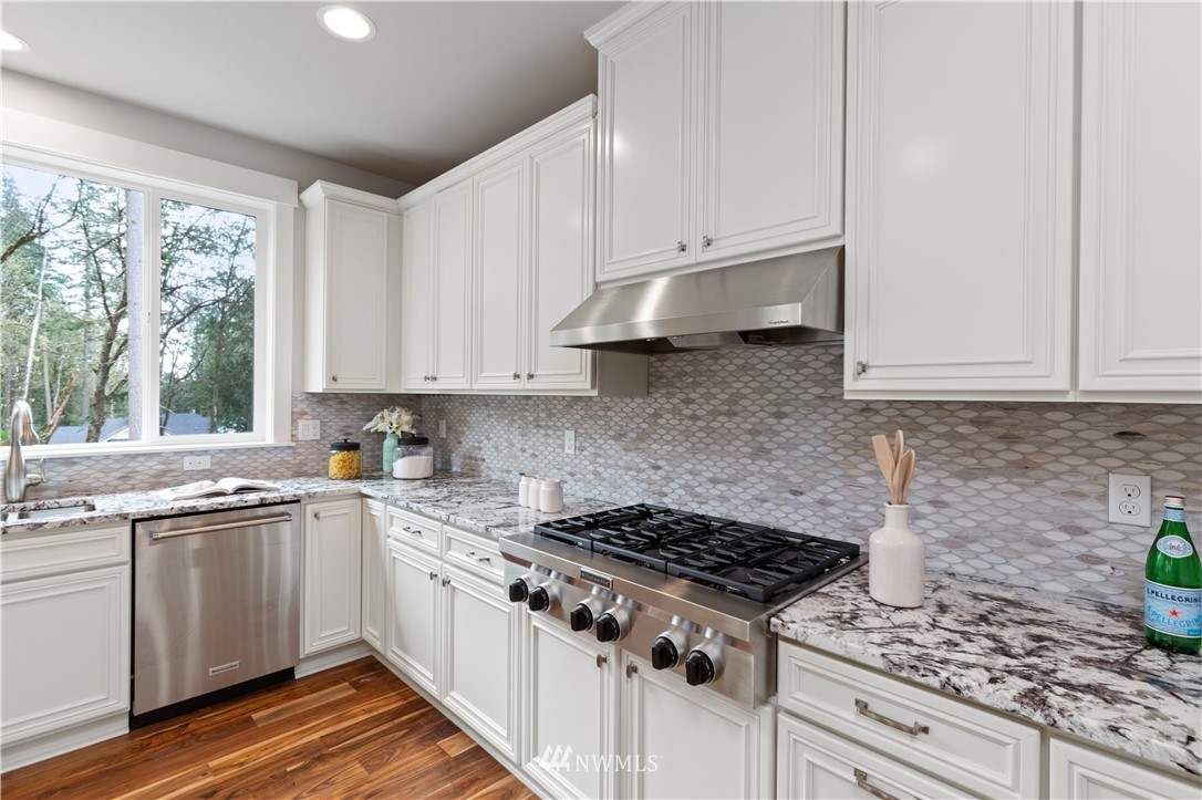10003 Northeast 162nd Street Bothell, WA 98011 - Photo 14 of 40 Gallery Image 14