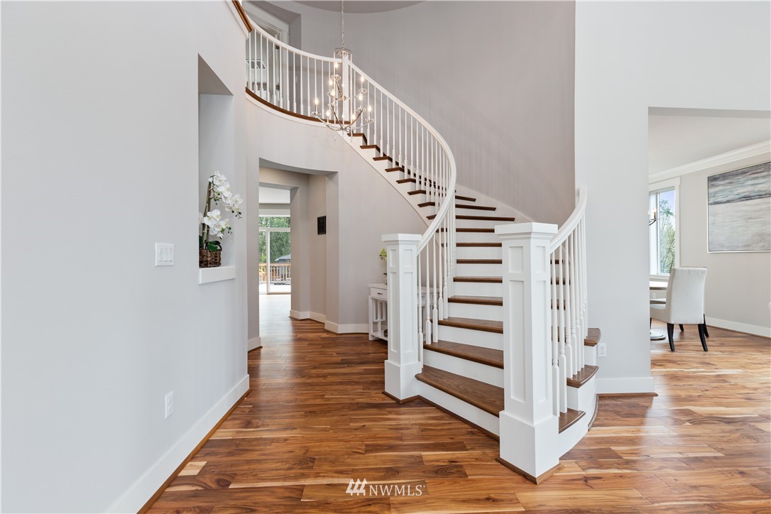 10003 Northeast 162nd Street Bothell, WA 98011 - Photo 3 of 40 Gallery Image 3