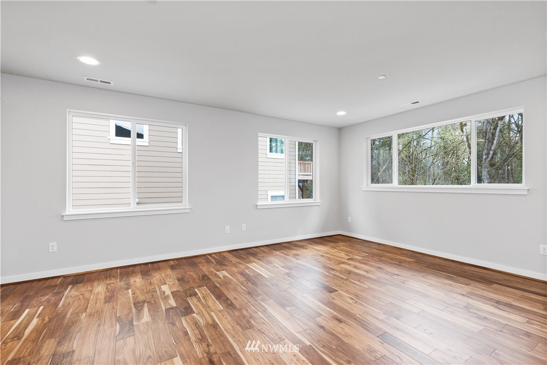 10003 Northeast 162nd Street Bothell, WA 98011 - Photo 32 of 40 Gallery Image 32