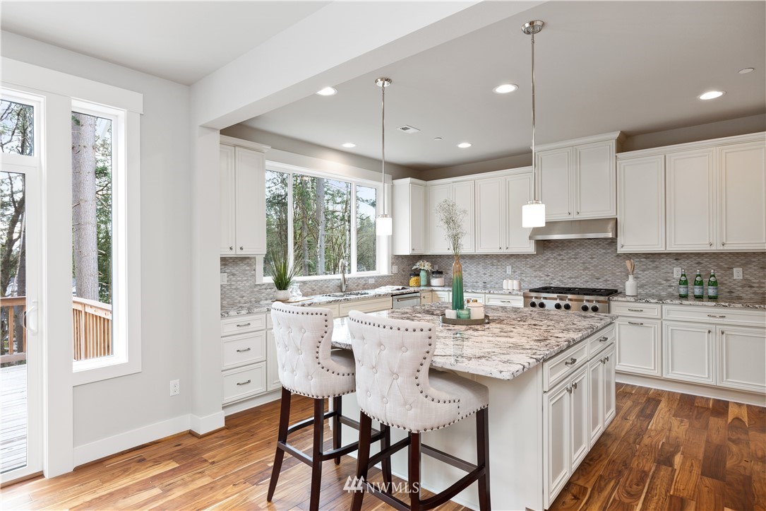 10003 Northeast 162nd Street Bothell, WA 98011 - Photo 10 of 40 Gallery Image 10