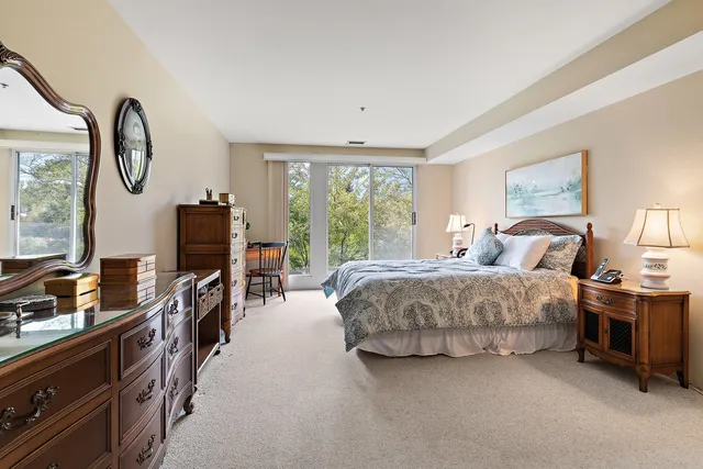 $475,000 | 5020 Arbor Lane, Unit 203, Northfield, IL 60093