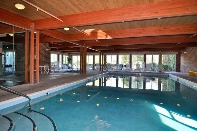 $475,000 | 5020 Arbor Lane, Unit 203, Northfield, IL 60093