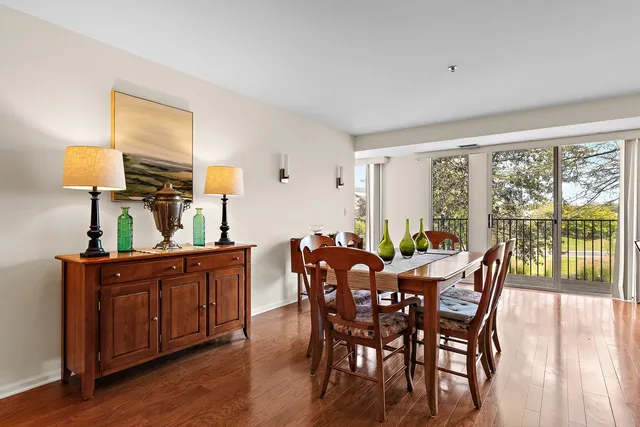 $475,000 | 5020 Arbor Lane, Unit 203, Northfield, IL 60093