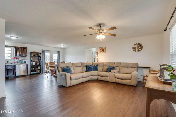 $297,900 | 510 Ebenezer Loop, Chuckey, TN 37641