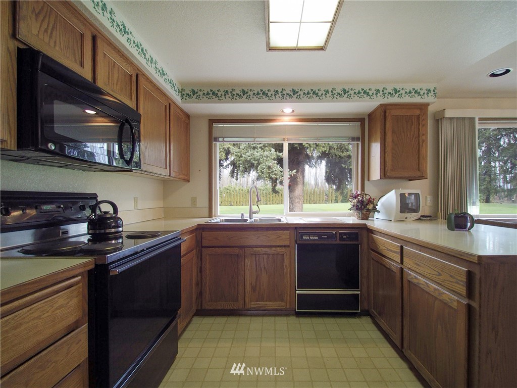 162 Hurricane Ridge Drive Sequim, WA 98382 - Photo 16 of 40 Gallery Image 16