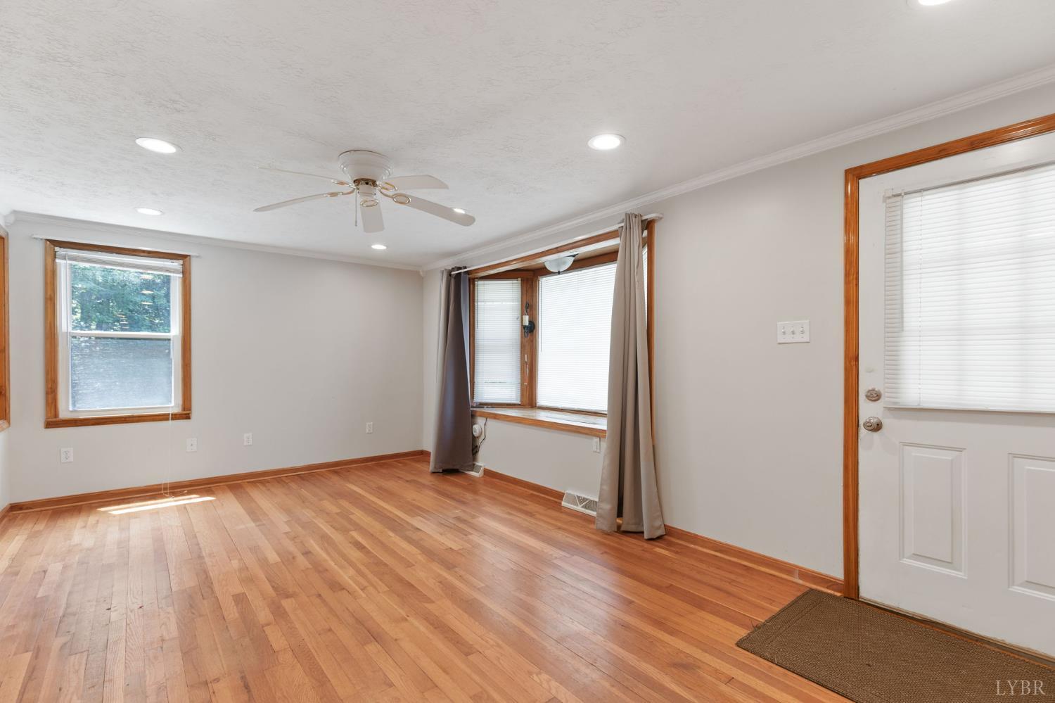 4271 Blenheim Road Charlottesville, VA 22902 - Photo 10 of 45 Gallery Image 10
