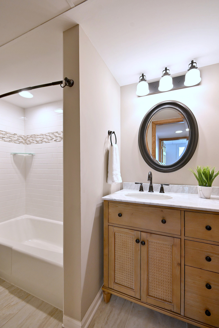 110 West Butterfield Road, Unit 302S Elmhurst, IL 60126 - Photo 19 of 32