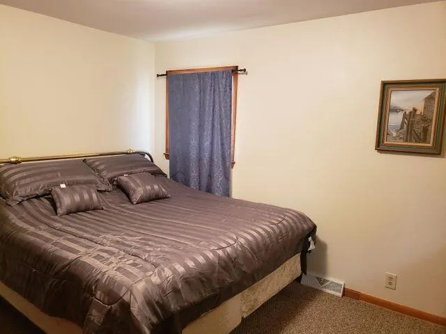 $1,695 | 11325 West Center Street, Wauwatosa, WI 53226