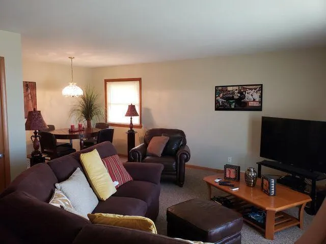 $1,695 | 11325 West Center Street, Wauwatosa, WI 53226