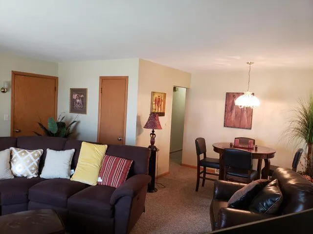 $1,695 | 11325 West Center Street, Wauwatosa, WI 53226