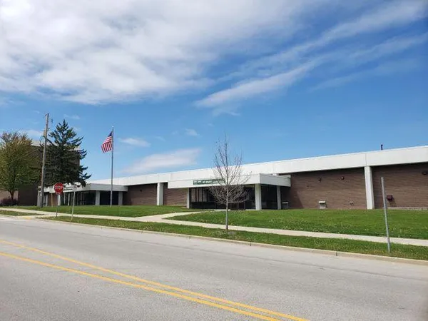 $1,695 | 11325 West Center Street, Wauwatosa, WI 53226