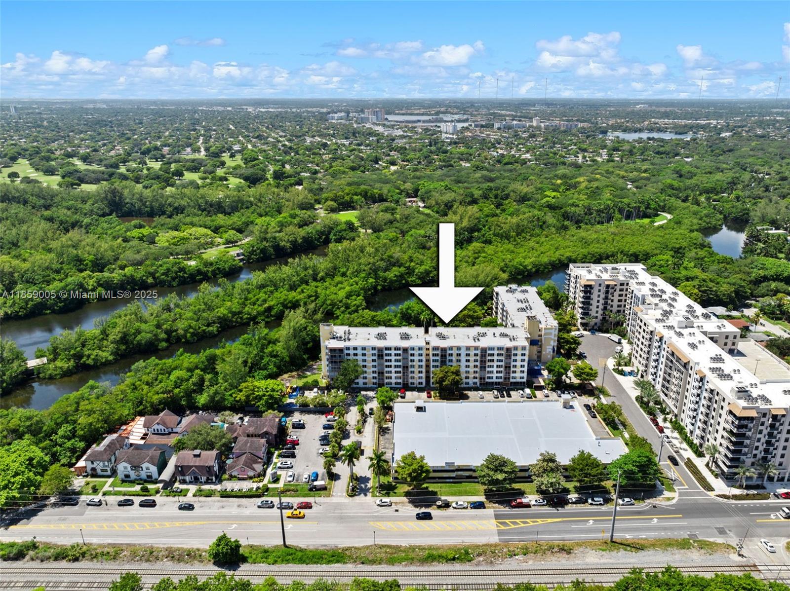 17890 West Dixie Highway, Unit 603 Miami, FL 33160 - Photo 27 of 34 a view of a city