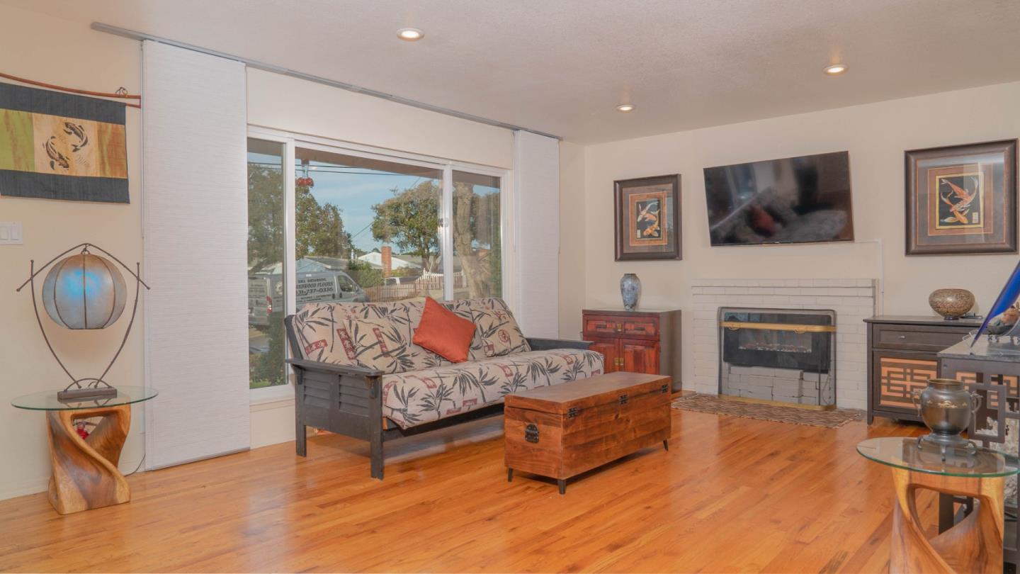 923 Paloma Road Del Rey Oaks, CA 93940 - Photo 5 of 17 Gallery Image 5