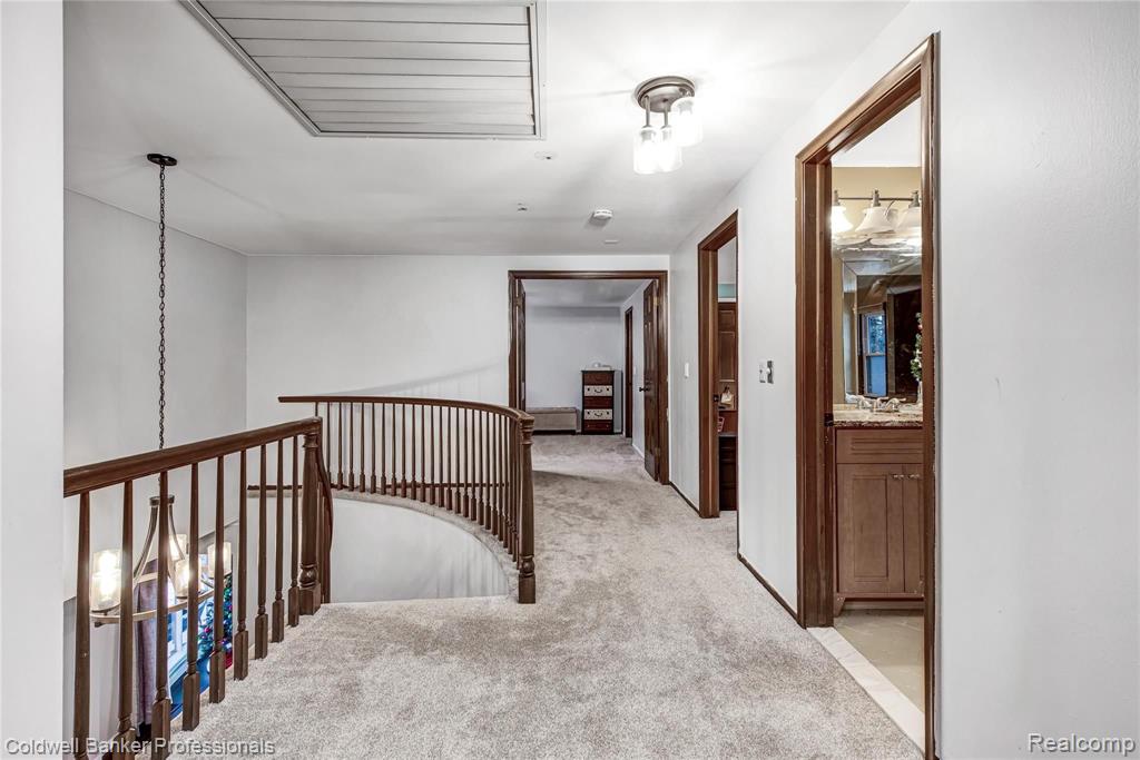433 Lake Forest Road Rochester Hills, MI 48309 - Photo 19 of 38