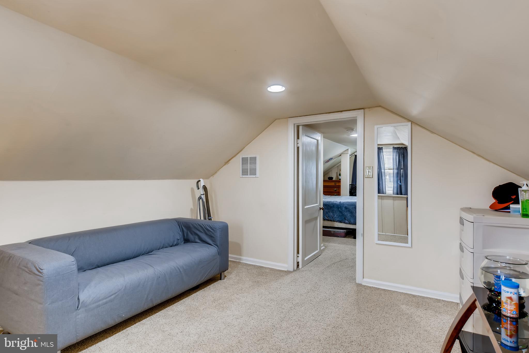 820 Martin Road Baltimore, MD 21221 - Photo 39 of 50 Upper Level Sitting Area