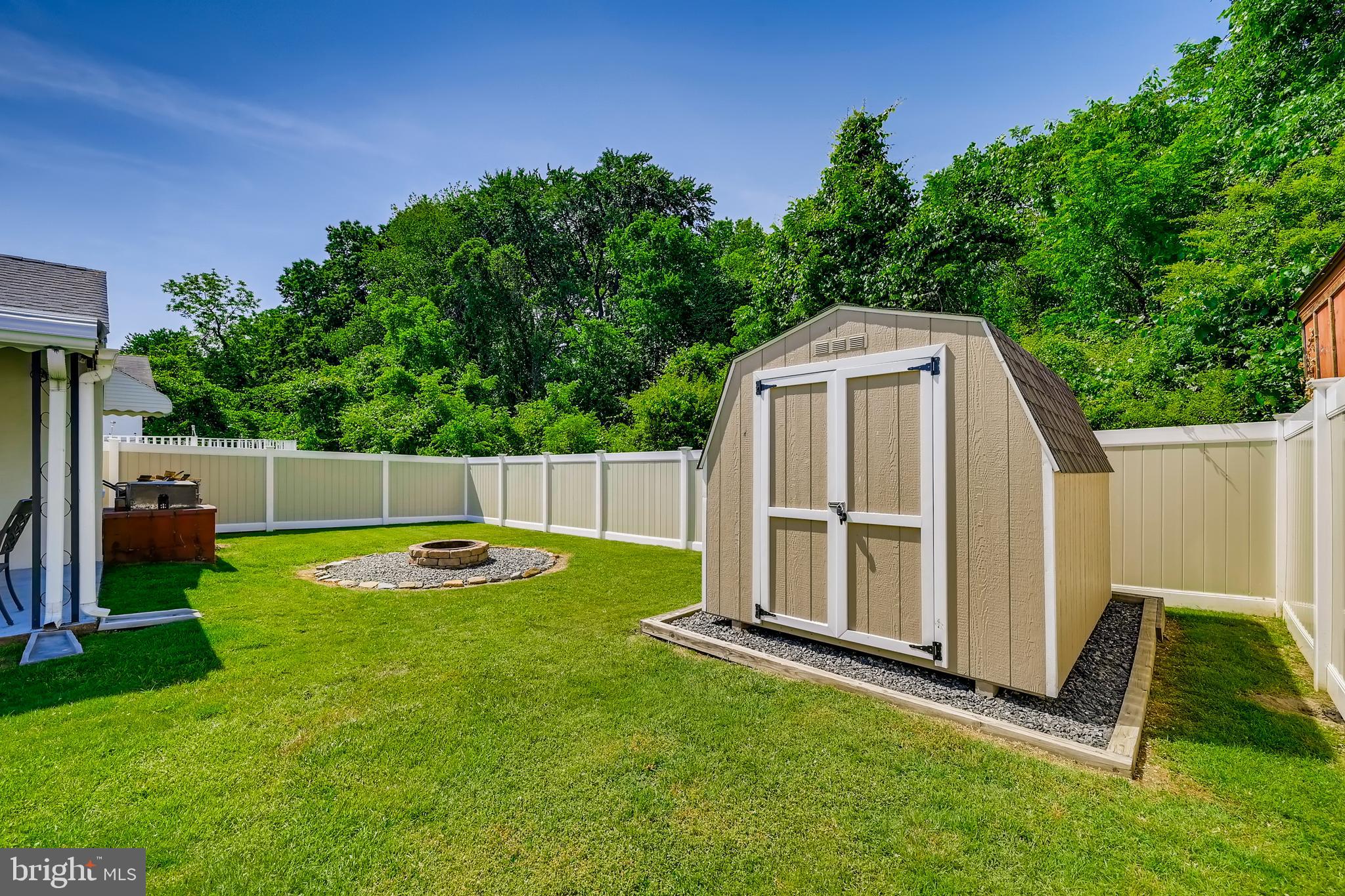 820 Martin Road Baltimore, MD 21221 - Photo 6 of 50 Secured Storage Shed Exterior Rear