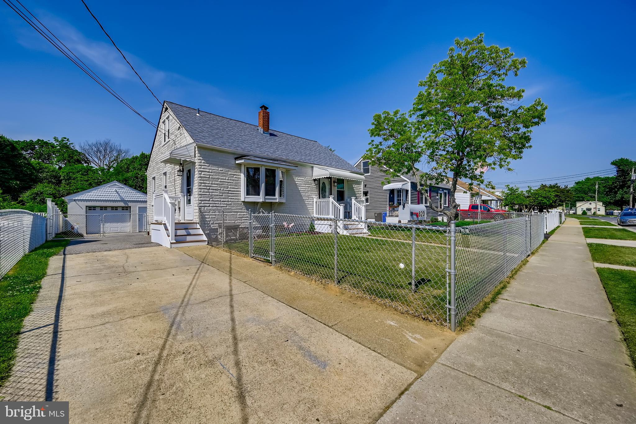 820 Martin Road Baltimore, MD 21221 - Photo 8 of 50 Driveway w/ Garage +up to 4 additional Car Parking